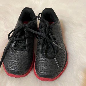 Under Armour Black & Red Grade School Clutchfit rebel speed , Running shoe boys